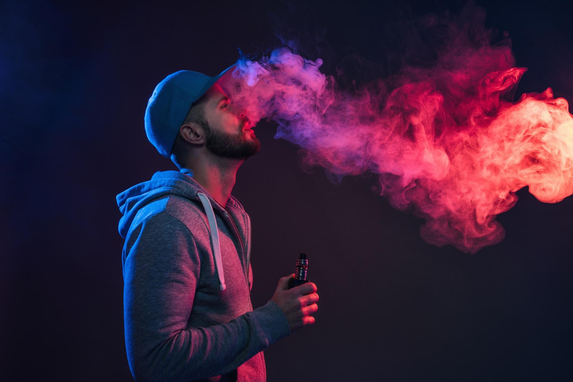 Vape-Genuss mit farbigem Dampf | Elfliq Liquid

