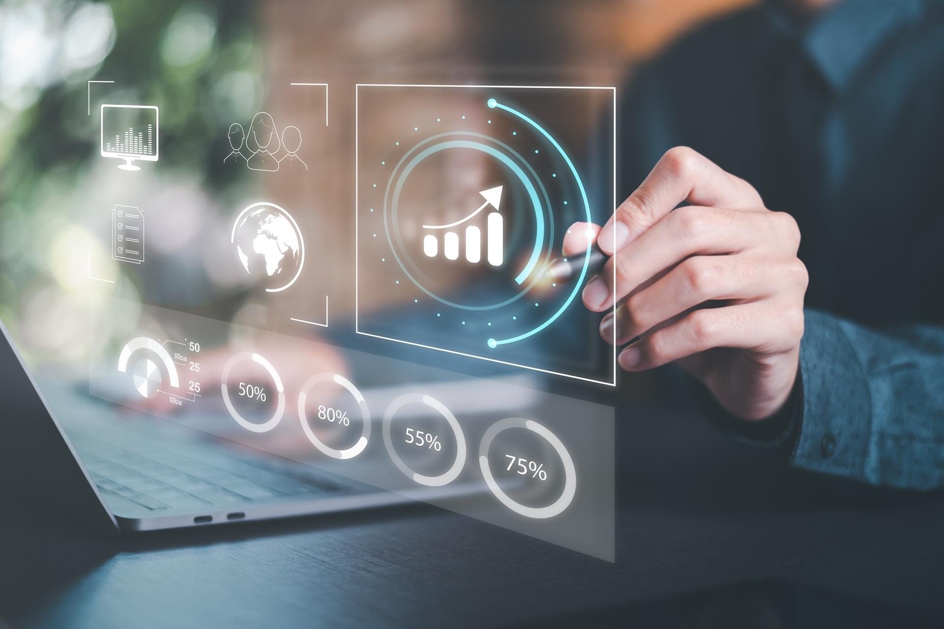 Digitale Diagramme auf Laptopbildschirm | betriebliches Gesundheitsmanagement