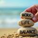 Steine mit Work Life Balance am Strand | Jobs am Meer