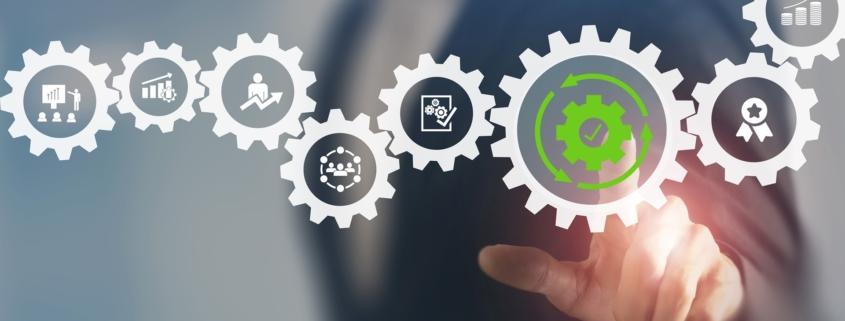 Symbolgrafik mit Zahnrädern zur Prozessoptimierung | Montageanlage